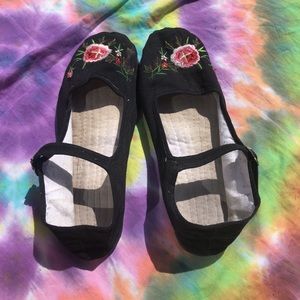 Embroidered Floral Ballet Flats